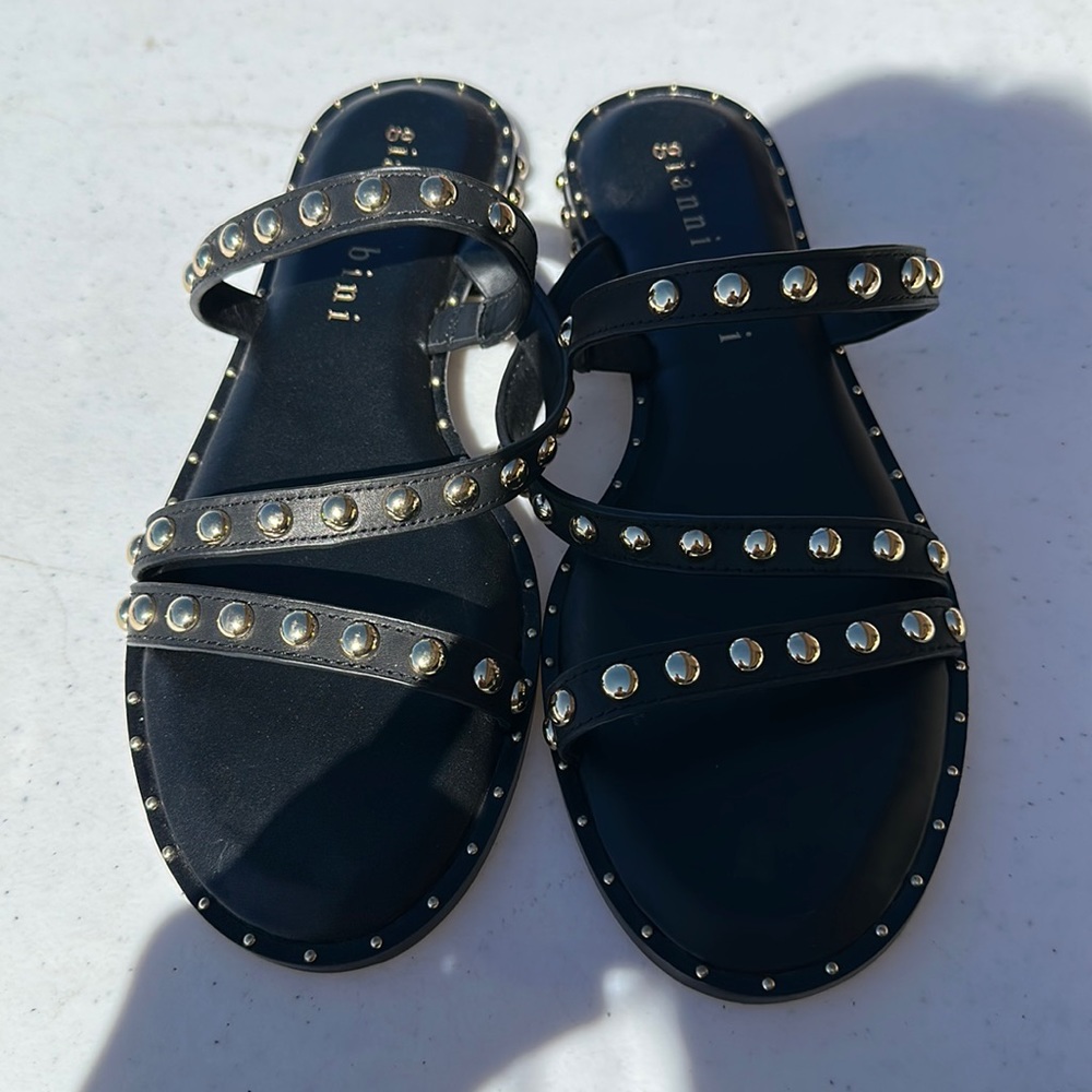 Black and Gold Gianni Bini